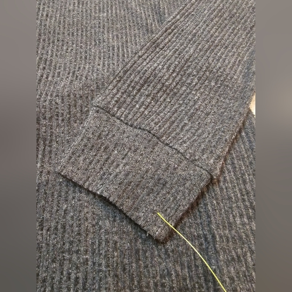 Doe & Rae Gray Ribbed Lace-Up Back Sweater Size Small - Picture 2 of 8